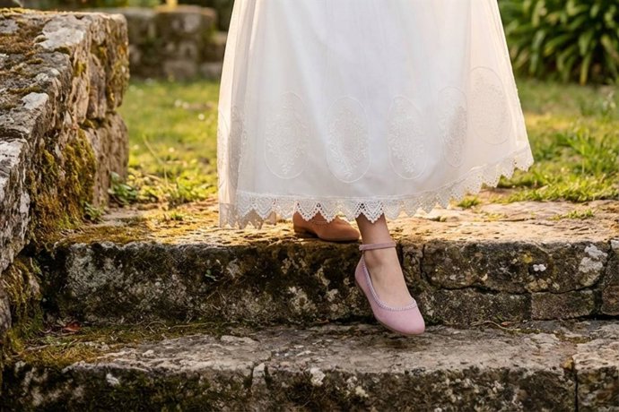 Tendencias Ceremonia 2026; El estilo bohemio y la comodidad natural redefinen el calzado de comunión