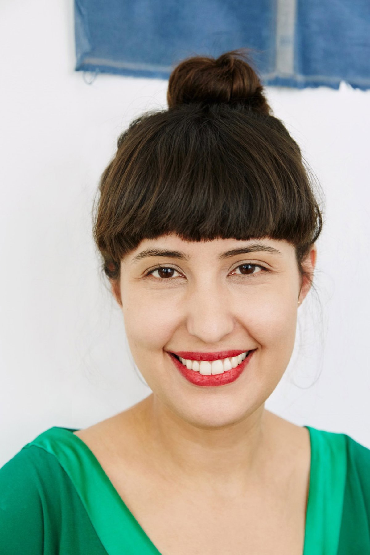 La artista mexicana Claudia de la Torre, galardonada con el Premio Ankaria Libro de Artista por su obra  The Waves 