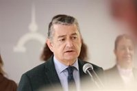 Junta exige a Montero "disculpas" tras archivarse la causa de contratos del SAS: "Mintió" y ha recibido "una bofetada"