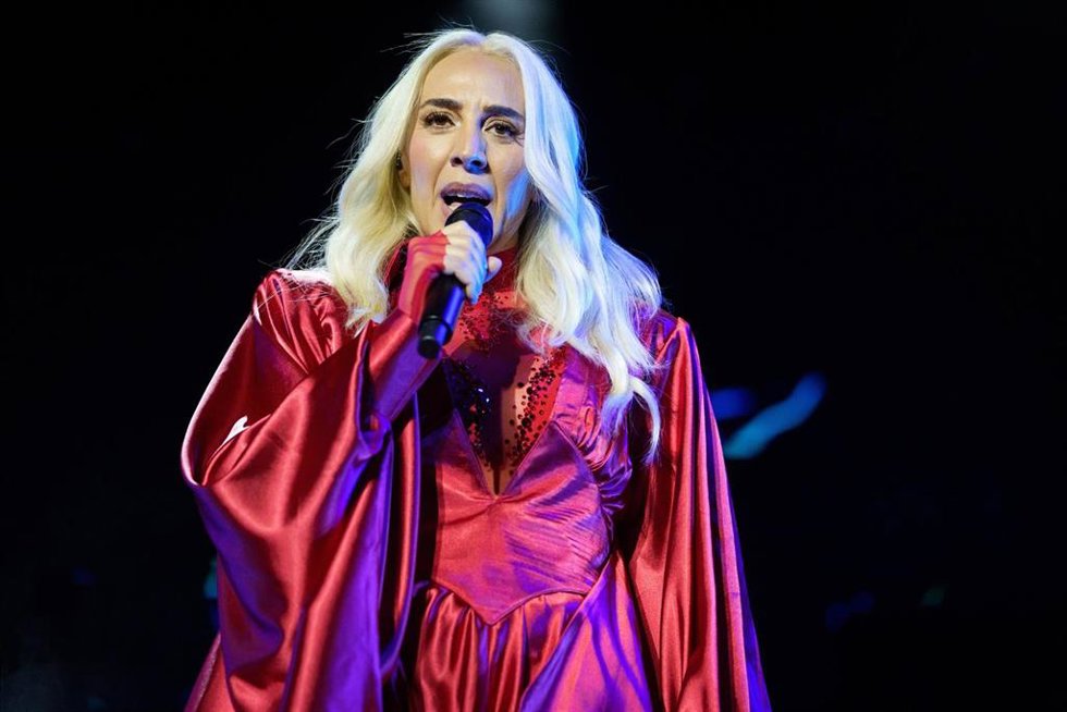 Archivo - La artista Mónica Naranjo durante su primer concierto de la gira Greatest Hits Tour. A 11 de octubre de 2025 en Sevilla, Andalucía (España). La artista Mónica Naranjo celebra tres décadas en la música con su Greatest Hits Tour, donde inter