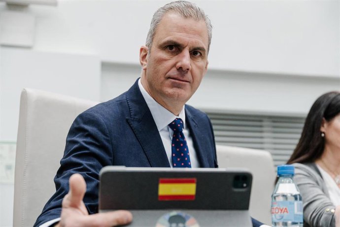 Archivo - El portavoz de VOX en el Ayuntamiento de Madrid, Javier Ortega Smith, durante una sesión ordinaria del Pleno municipal, en el Palacio de Cibeles, a 25 de febrero de 2025, en Madrid (España).