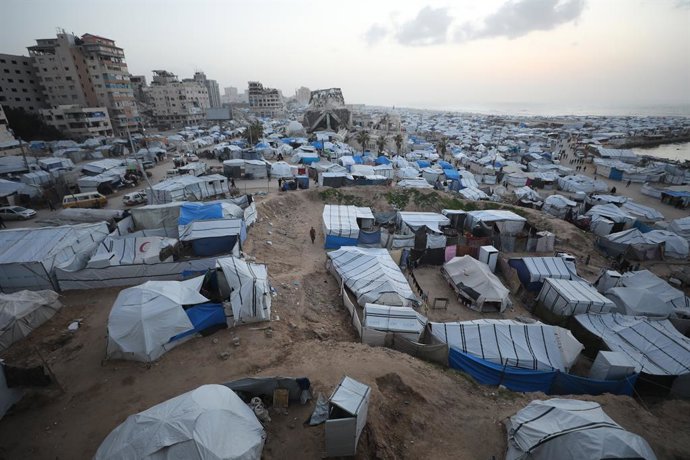 Barracas na cidade de Gaza utilizadas por palestinos deslocados pela ofensiva do Exército de Israel contra a Faixa de Gaza após os ataques de 7 de outubro de 2023 (arquivo)