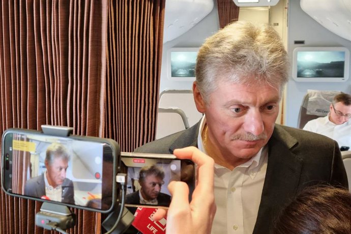 RUSSIA, MOSCOW - JANUARY 26, 2026: Russian Presidential Press Secretary Dmitry Peskov gives comments to the media aboard a plane before President Putinâ€s working trip to St Petersburg