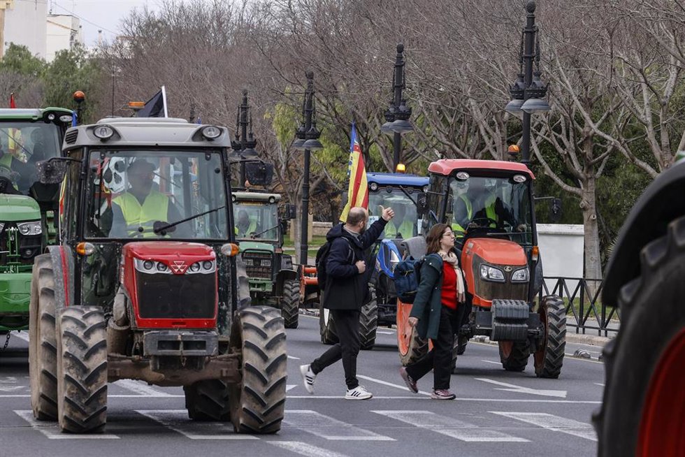 Tractorada en Valncia contra las políticas agrarias de la UE
