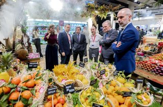 Archivo - El alcalde de Madrid, José Luis Martínez-Almeida, durante su visita a la XXIII edición de ‘Madrid Fusión Alimentos de España’, en IFEMA, a 27 de enero de 2025, en Madrid (España). 