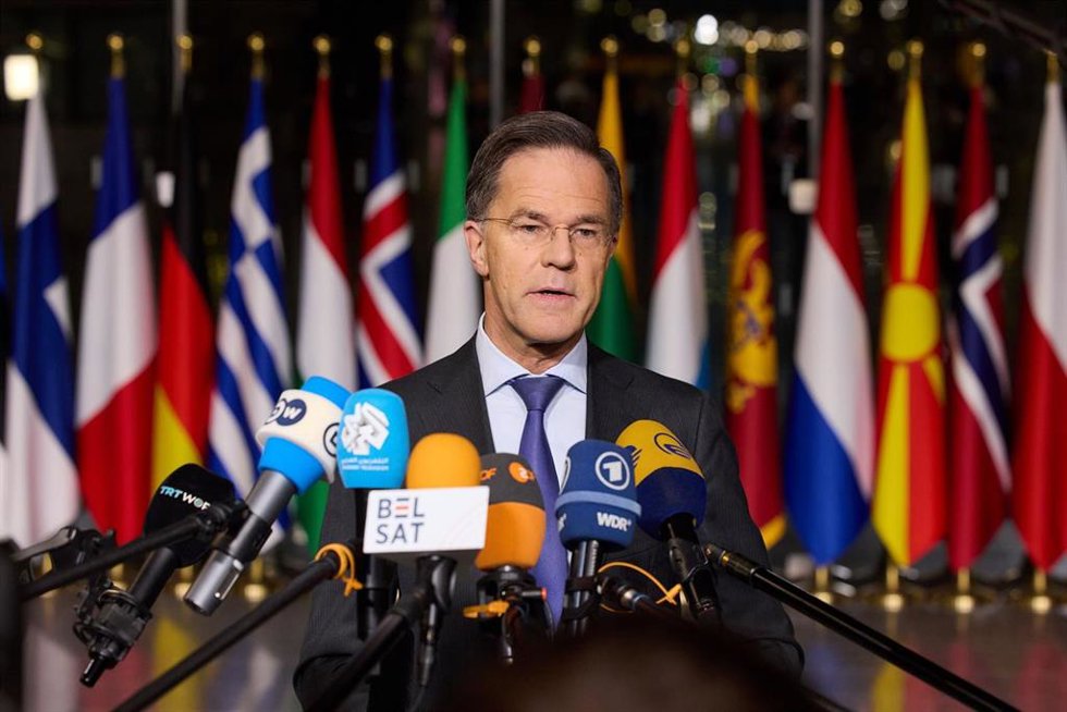 Archivo - El secretario general de la OTAN, Mark Rutte, en declaraciones antes de la reunión de ministros de Exteriores aliados.