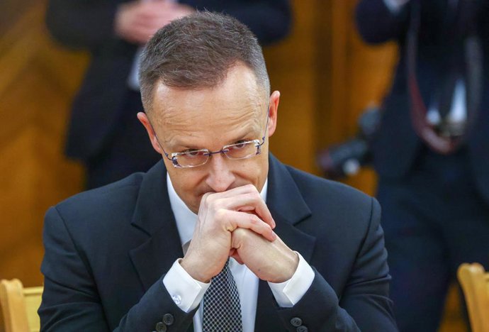 Archivo - Arquivo - RÚSSIA, MOSCOU - 9 DE DEZEMBRO DE 2025: O ministro das Relações Exteriores e Comércio da Hungria, Peter Szijjarto, durante uma reunião com o ministro das Relações Exteriores da Rússia, Sergei Lavrov.