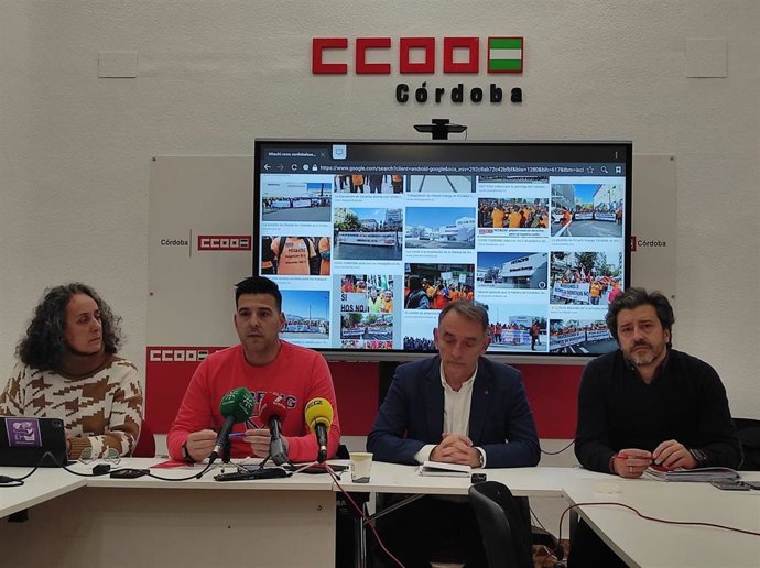 (Desde Izda.) Rodríguez, García Leiva, Santiago Y Jiménez, En La Sede De CCOO Córdoba.