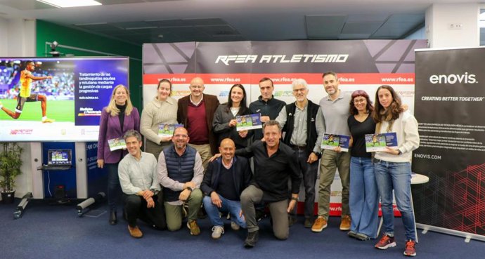 La RFEA divulga su conocimiento y homenajea a Ángel Basas con la publicación de sus 'Guías Clínicas'.