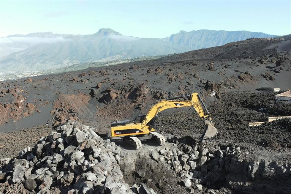 Dan inicio a las obras para reestablecer la vía LP-2, entre Las Manchas y Tajuya (La Palma), tras el 'Tajogaite'