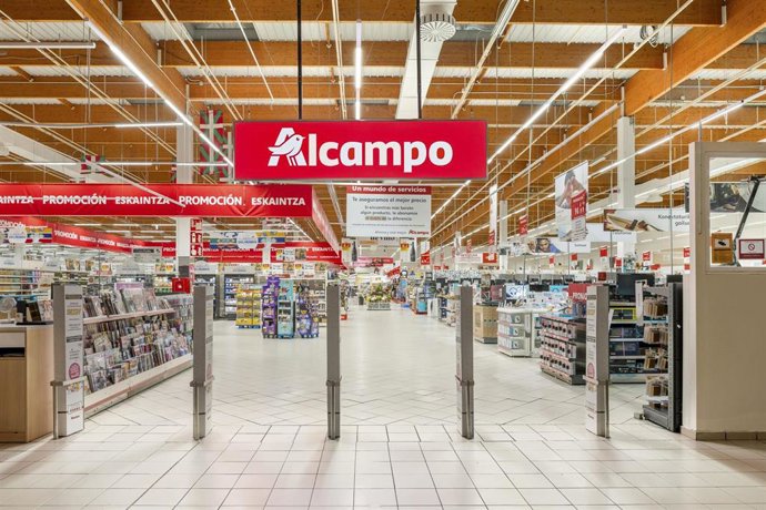 Tienda reformada de Alcampo.