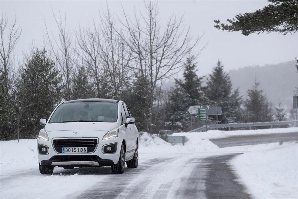 Vistas de Piedrafita do Cebeiro tras la nevada caída sobre la localidad, a 23 de enero de 2026, en Lugo, Galicia (España).