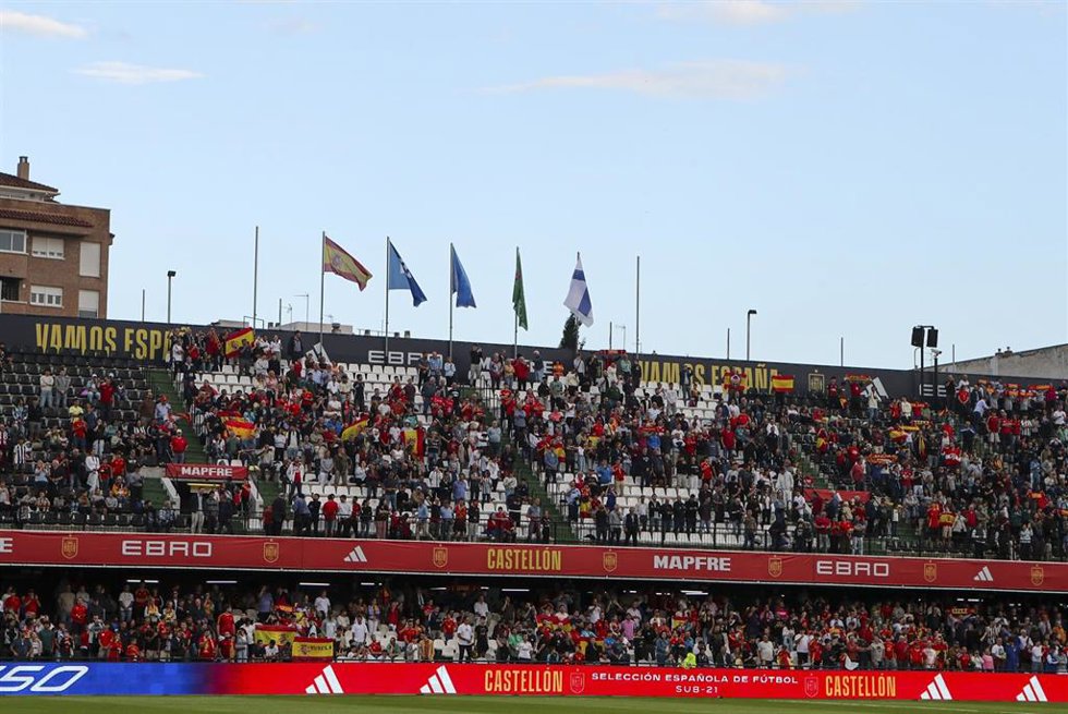 Archivo - Imagen general de una de las gradas del Estadio Skyfi Castalia de Castellón de la Plana durante el España-Finlandia Sub-21