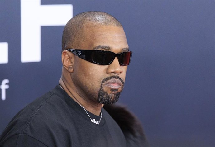 Archivo - 02 February 2025, US, Los Angeles: Kanye West poses on the red cartpet at the 67th Grammy Awards held at Crypto.com Arena in Los Angeles California. Photo: Javier Rojas/PI via ZUMA Press Wire/dpa