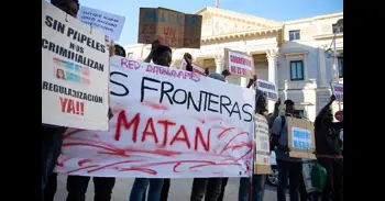 El Gobierno aprobará este martes una regularización extraordinaria de migrantes por decreto tras pactarlo con Podemos