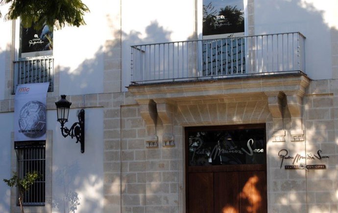 Archivo - Vista exterior del Teatro Municipal Pedro Muñoz Seca de El Puerto de Santa María (Cádiz).