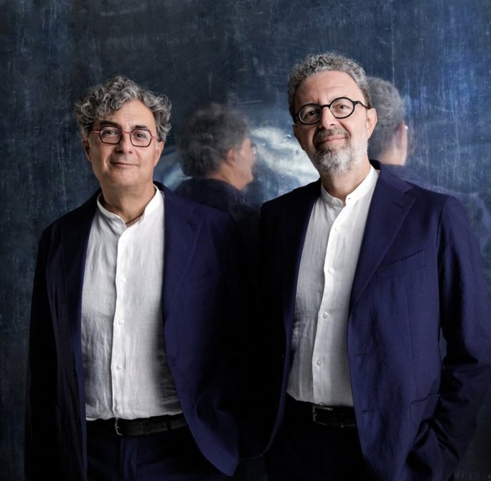Archivo - El regreso en dúo de los hermanos Pepicelli ofrece en Fundación Bancaja el concierto 'Espejos deformantes'