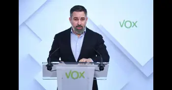 Abascal acusa a Sánchez de "acelerar la invasión" con la regularización extraordinaria de migrantes por decreto
