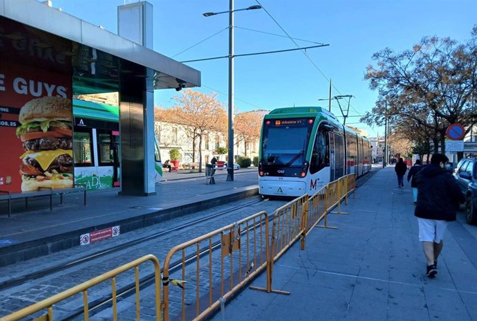 Autobús lanzadera desde la parada término de Armilla en Granada. Armilla.