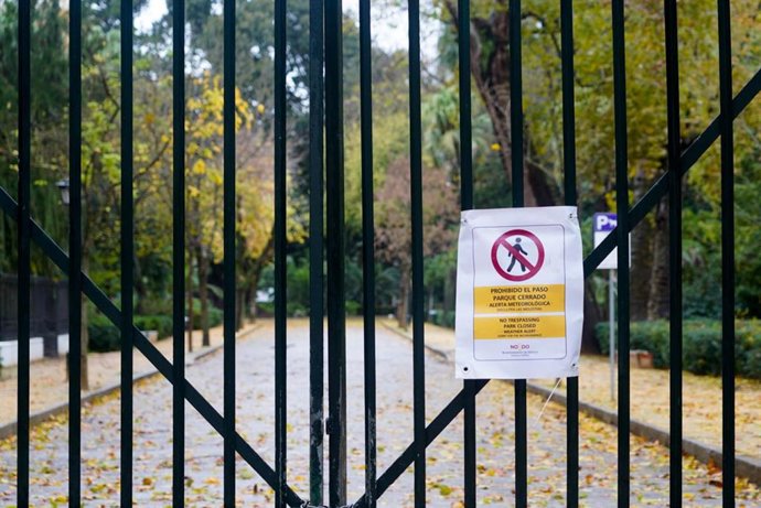 Archivo - Parque de Maria Luisa de Sevilla cerrado. 