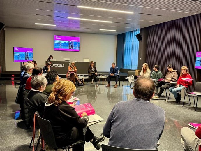 Presentación en Gernika (Bizkaia)  del informe del proceso de escucha en Urdaibai