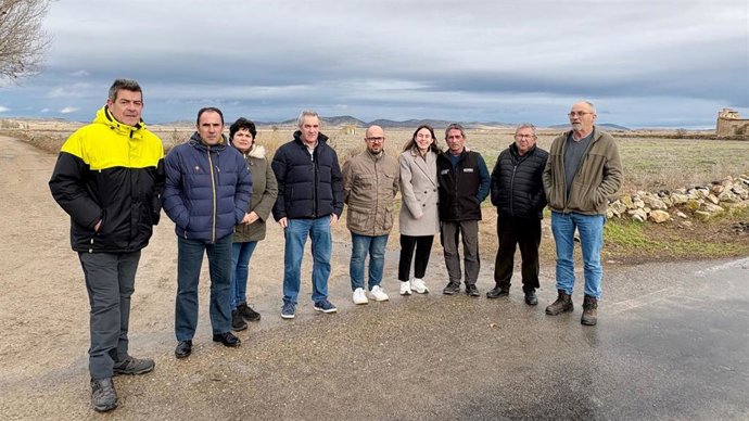El candidato del PAR a la Presidencia del Gobierno de Aragón, Alberto Izquierdo, en el transcurso de su visita a Bello, en la Comarca del Jiloca (Teruel)