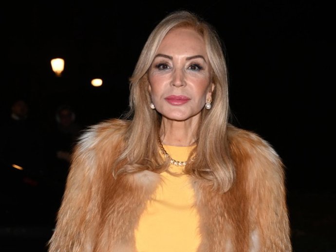 Carmen Lomana llega al Teatro Real para asistir al estreno de la ópera 'Ariadna y Barbazul', a 26 de enero de 2026, en Madrid (España)