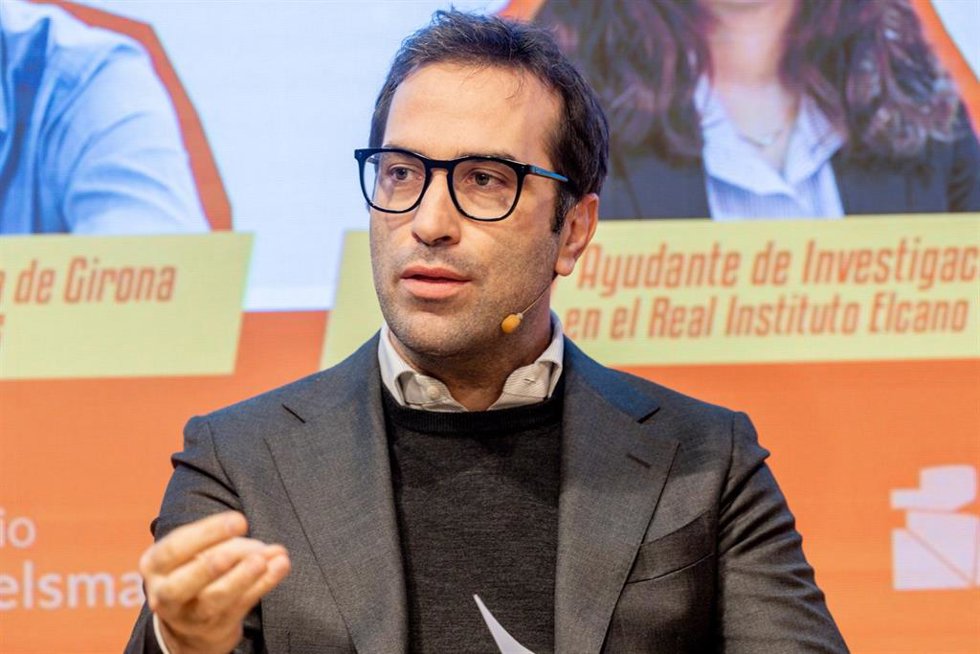 El ministro de Economía, Comercio y Empresa, Carlos Cuerpo, durante un encuentro informativo organizado por la Fundación Bertelsmann, en el Espacio Bertelsmann, a 13 de enero de 2026, en Madrid (España). El encuentro, titulado Diálogo por el futuro de 