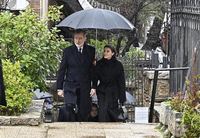 Sus Majestades los Reyes, Don Felipe de Borbón y Doña Letizia Ortiz, llegan a la catedral Ortodoxa Griega de San Andrés y San Demetrio para asistir al responso por  Su Alteza Real la Princesa Doña Irene de Grecia, a 17 de enero de 2026, en Madrid (España)