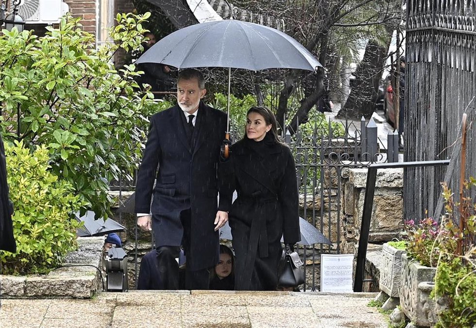 Sus Majestades los Reyes, Don Felipe de Borbón y Doña Letizia Ortiz, llegan a la catedral Ortodoxa Griega de San Andrés y San Demetrio para asistir al responso por  Su Alteza Real la Princesa Doña Irene de Grecia, a 17 de enero de 2026, en Madrid (Españ
