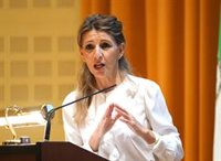 Díaz asegura que España está "de enhorabuena" tras bajar la tasa del paro del 10%