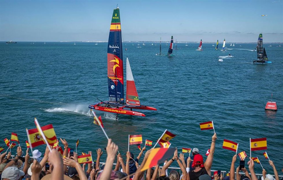 Archivo - El equipo español de SailGP durante el Gran Premio de España 2025