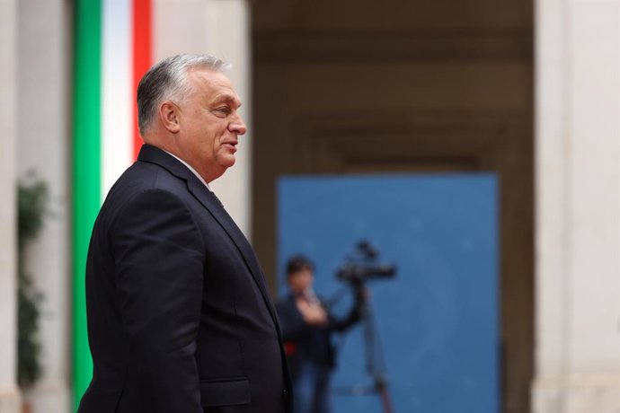 Archivo - Arquivo - 26 de outubro de 2025, Roma, Itália: O presidente húngaro Viktor Orban chega ao Palazzo Chigi. A primeira-ministra Giorgia Meloni recebeu o primeiro-ministro húngaro Viktor Orban para uma discussão centrada na guerra na Ucrânia e na po