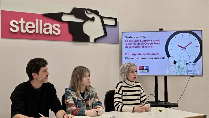 Rueda de prensa del sindicato Steilas para valorar la inadmisión por parte del Tribunal Supremo de un recurso del Gobierno foral contra una sentencia del TSJN sobre una orden foral de jornada escolar.