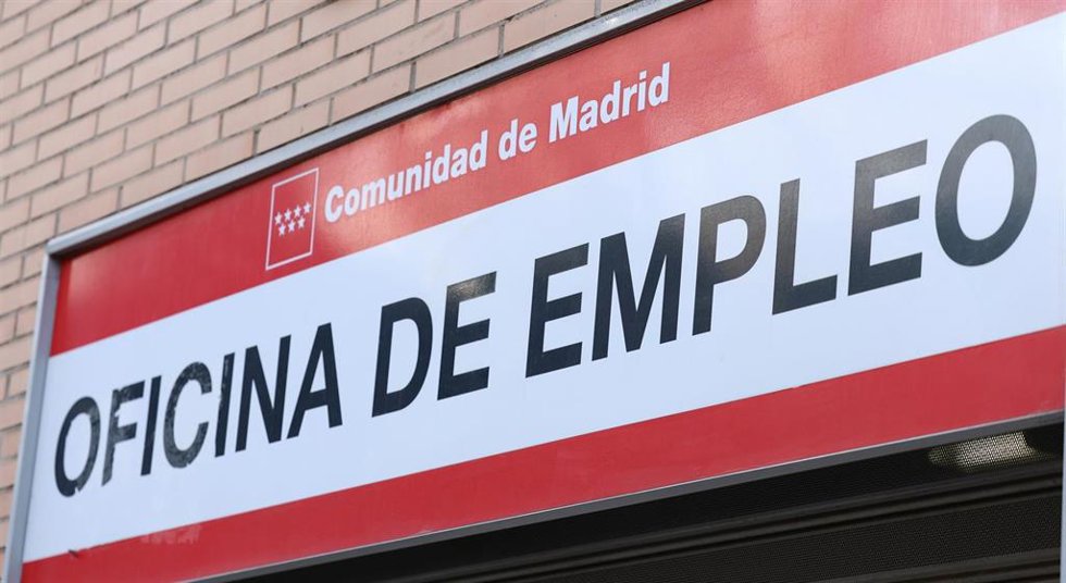 Archivo - Fachada de una Oficina del SEPE, a 4 de noviembre de 2025, en Madrid (España). 