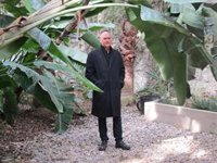 Hervé Le Tellier publica 'El nombre en el muro': "Trump no tiene un movimiento juvenil potente"