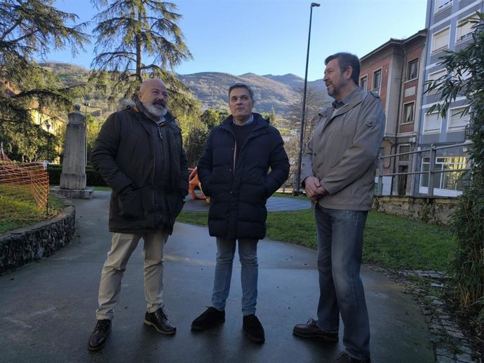 El diputado del PP de Asturias, Pedro de Rueda, en Lena.