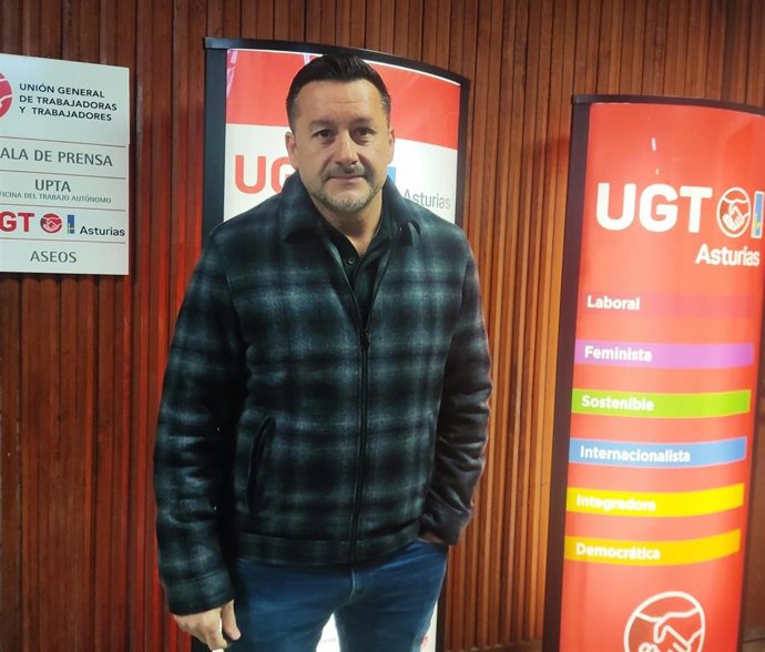 El secretario general de UGT Asturias, Javier Fernández Lanero.