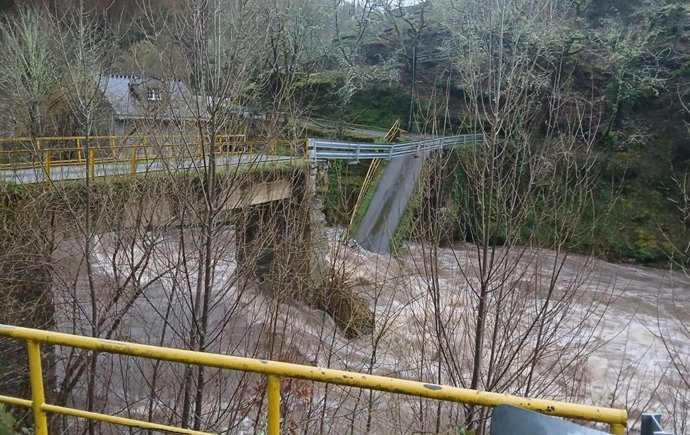 Caída de un puente en Navia.