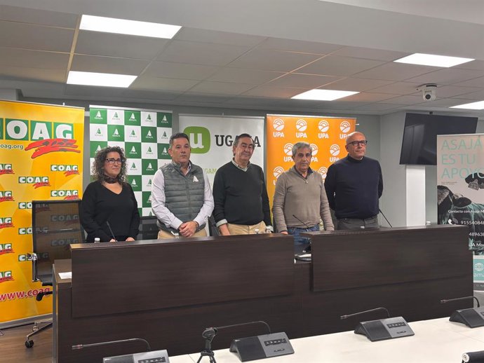 Rueda de prensa de las asociaciones agrícolas y ganaderas de la Comunidad de Madrid COAG, ASAJA, UGAMA y UPA para convocar una concetración en la Puerta del Sol contra el acuerdo UE-Mercosur