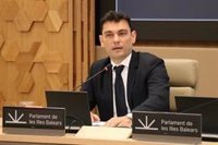 Pavón advierte que las regularizaciones trasladan la idea de que llegar ilegalmente "tiene premio"