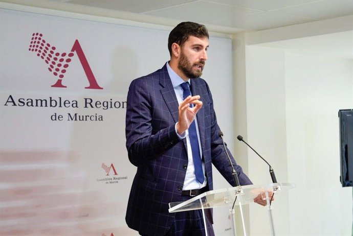 Archivo - El portavoz del Grupo Parlamentario Vox en la Asamblea Regional, José Ángel Antelo