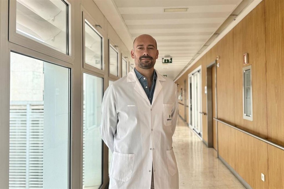 El jefe del Servicio de Aparato Digestivo del Hospital Quirónsalud Infanta Luisa, el doctor Francisco Javier Romero Vázquez.