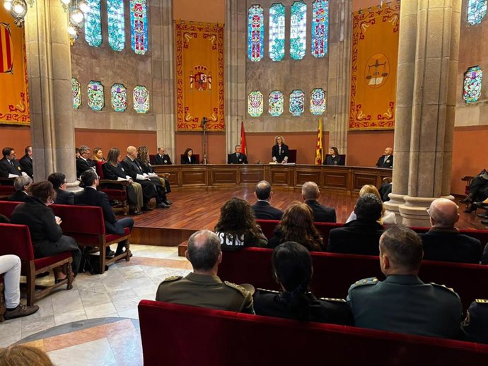 La Sala de Gobierno del Tribunal Superior de Justicia de Catalunya (TSJC) toma juramento a 31 magistrados y magistradas que han accedido a la carrera judicial por el cuarto turno