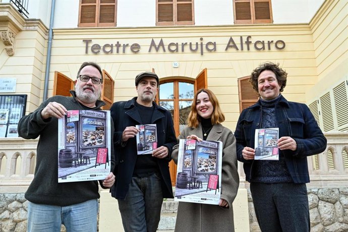 Organizadores y participantes de la 28ª edición del Teatre de Barra.