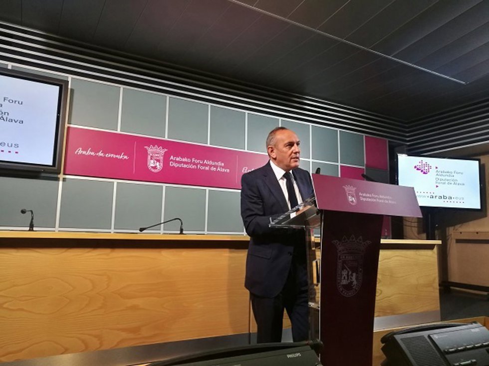 Archivo - El diputado general de Álava, Ramiro González