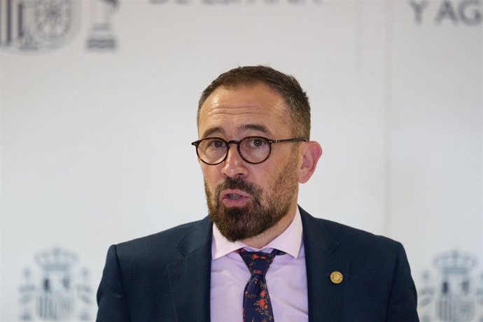 Archivo - El consejero de Vivienda y Agenda Urbana del Gobierno vasco, Denis Itxaso