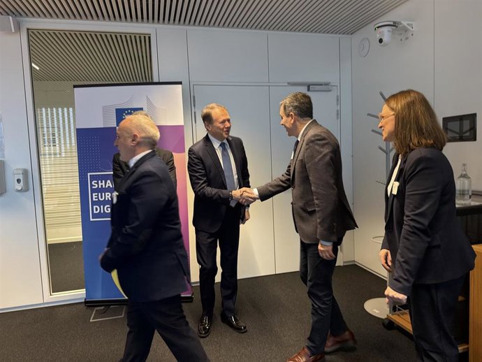 El conselleiro de Ciencia, Román Rodríguez, en Bruselas.