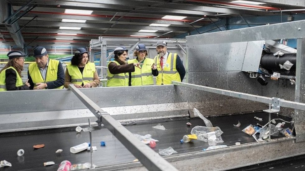 Inauguración de la renovada planta de Bizkaiko Zabor Berziklategia (BZB) para la clasificación de envases ligeros.