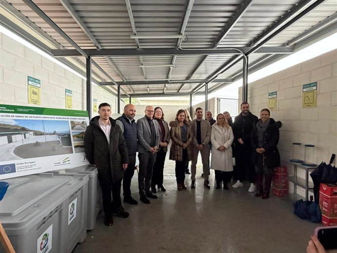 La consejera de Sostenibilidad y Medio Ambiente de la Junta de Andalucía, Catalina García, en la inauguración del punto limpio de Casares (Málaga).